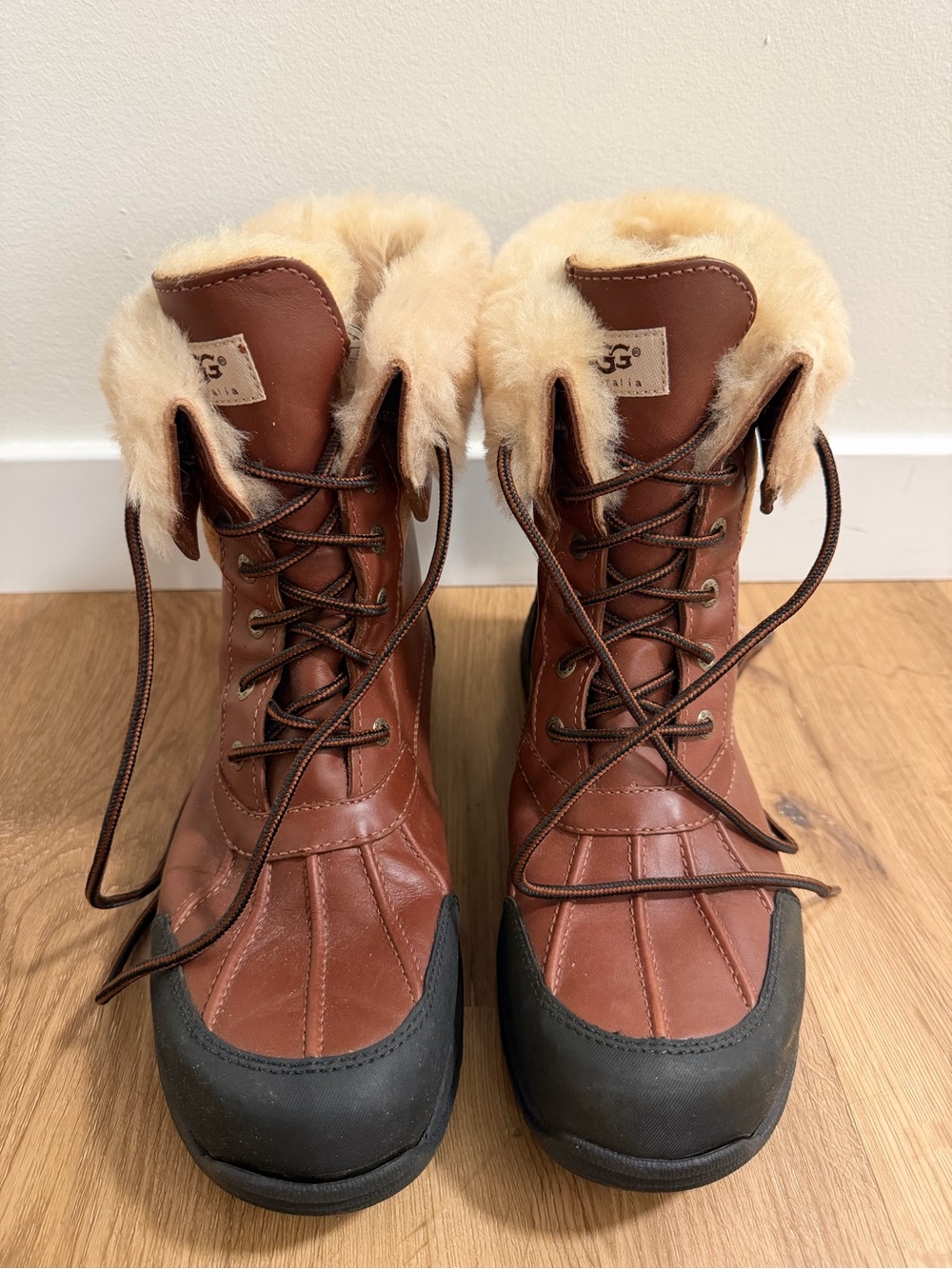 NEW UGG Australia boots, brown, size 12